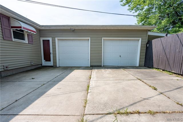 200 Margaret Road, Amherst, NY 14226