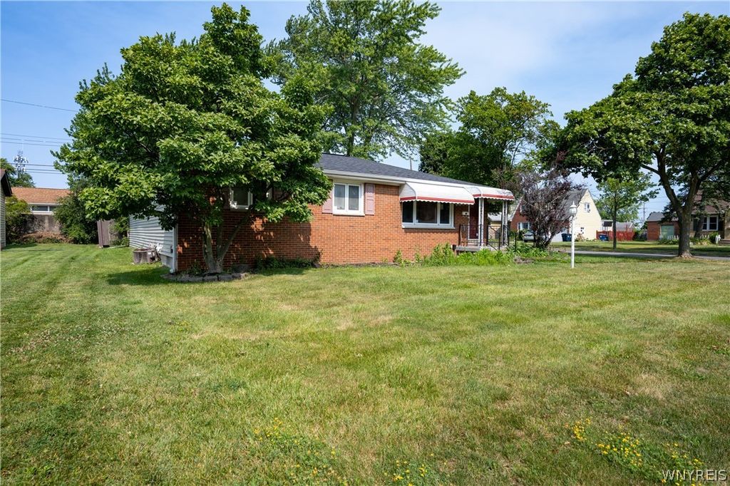 200 Margaret Road, Amherst, NY 14226