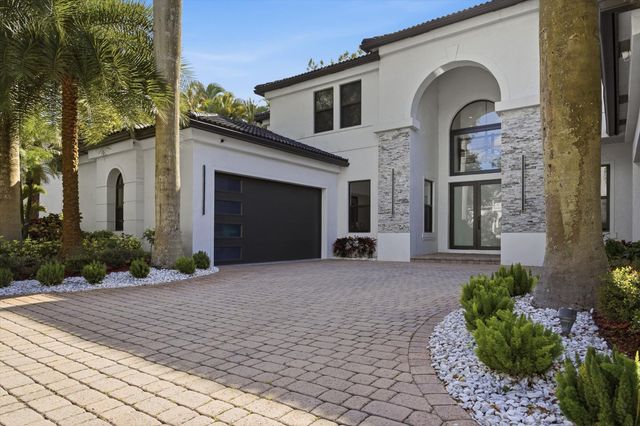 6005 Pinewood Avenue, Parkland, FL 33067