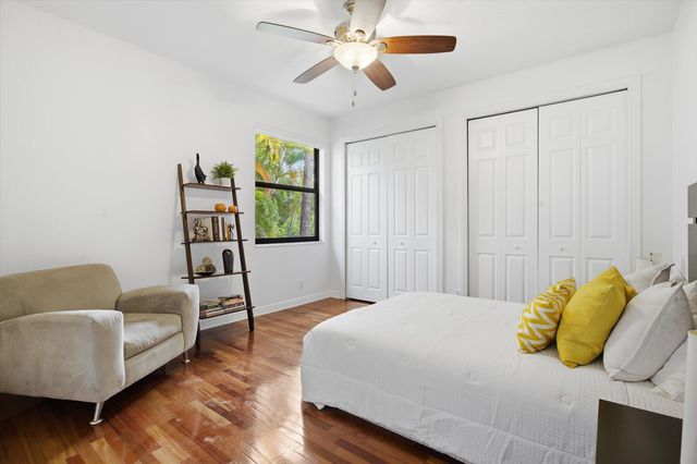 6005 Pinewood Avenue, Parkland, FL 33067