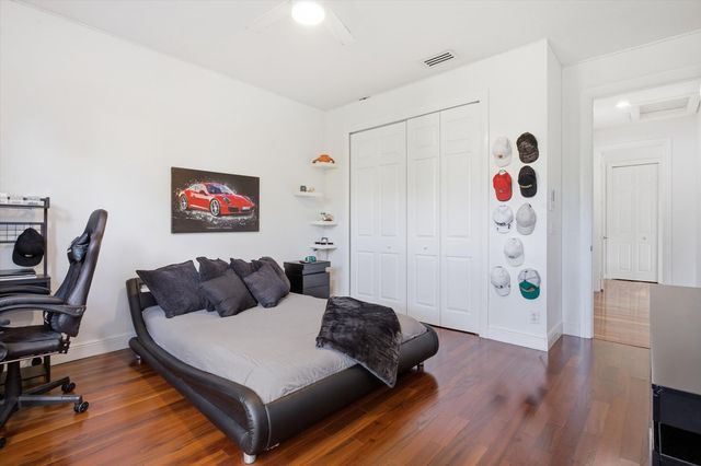 6005 Pinewood Avenue, Parkland, FL 33067