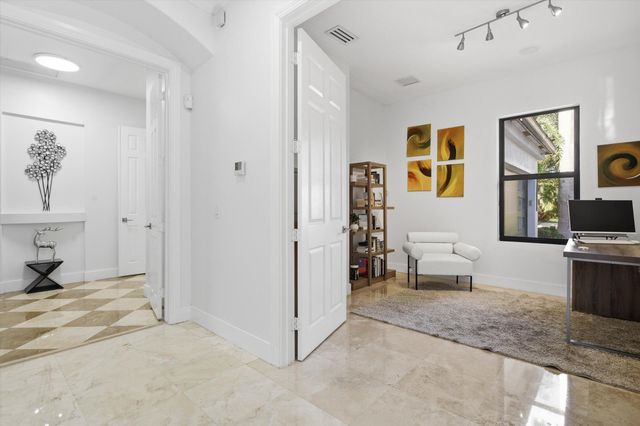 6005 Pinewood Avenue, Parkland, FL 33067
