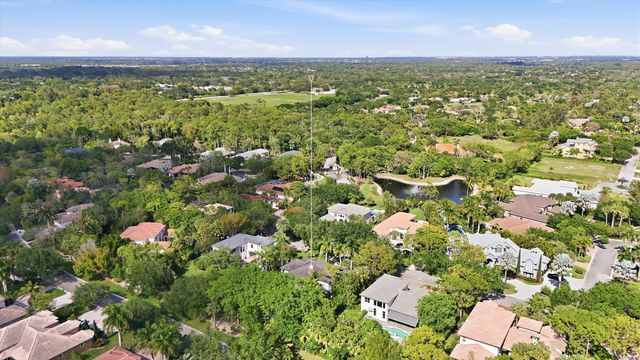 6005 Pinewood Avenue, Parkland, FL 33067