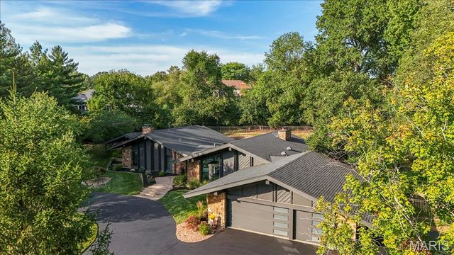 132 Mystic Meadows Lane, Creve Coeur, MO 63141