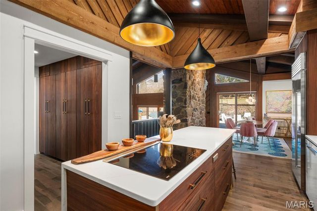 132 Mystic Meadows Lane, Creve Coeur, MO 63141