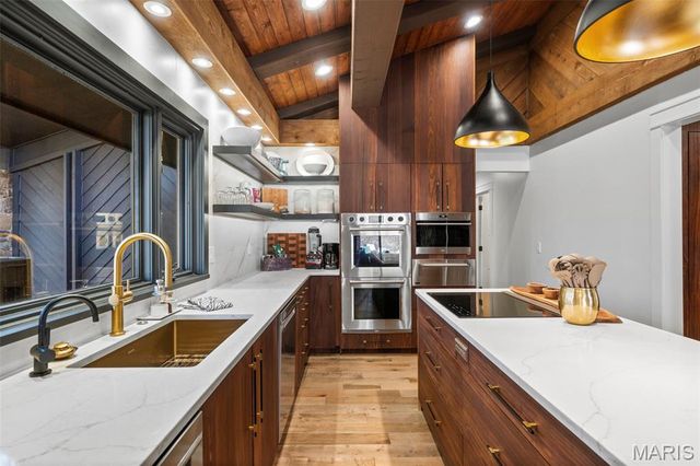 132 Mystic Meadows Lane, Creve Coeur, MO 63141