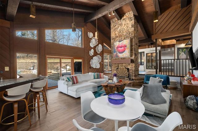 132 Mystic Meadows Lane, Creve Coeur, MO 63141