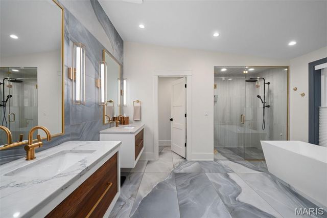 132 Mystic Meadows Lane, Creve Coeur, MO 63141