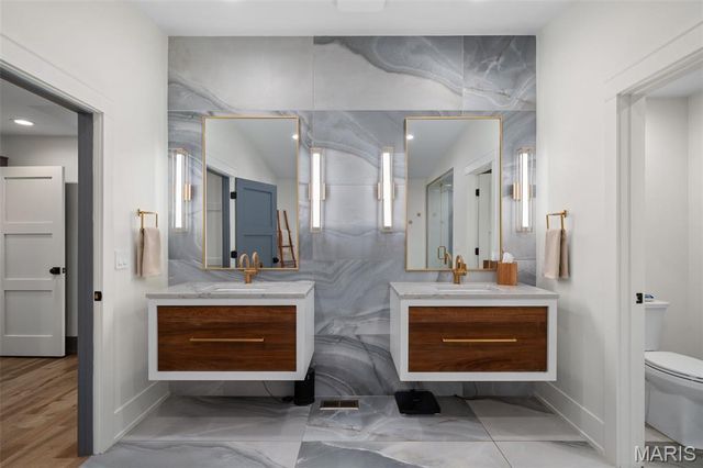 132 Mystic Meadows Lane, Creve Coeur, MO 63141