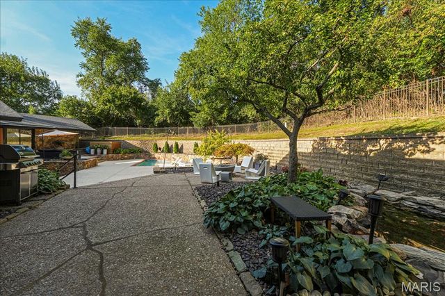 132 Mystic Meadows Lane, Creve Coeur, MO 63141