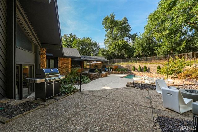 132 Mystic Meadows Lane, Creve Coeur, MO 63141