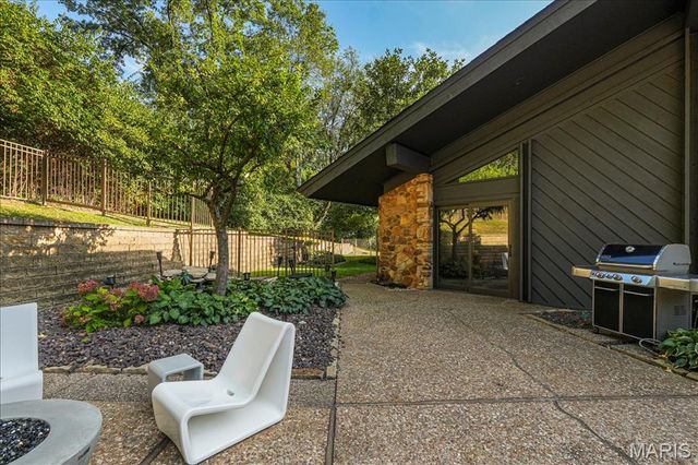 132 Mystic Meadows Lane, Creve Coeur, MO 63141