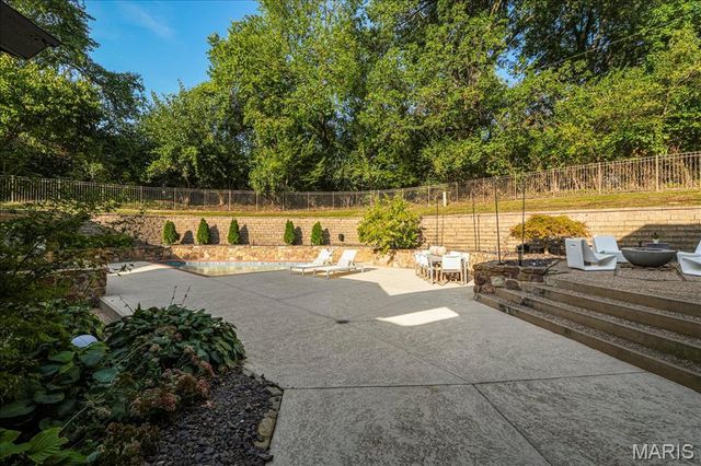 132 Mystic Meadows Lane, Creve Coeur, MO 63141