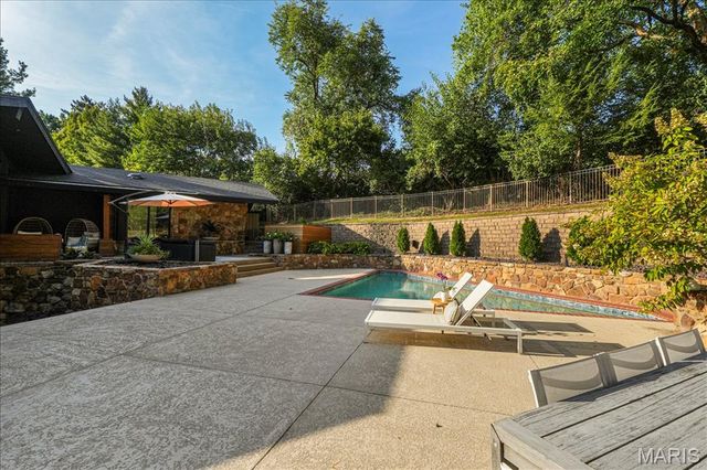 132 Mystic Meadows Lane, Creve Coeur, MO 63141