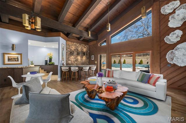 132 Mystic Meadows Lane, Creve Coeur, MO 63141