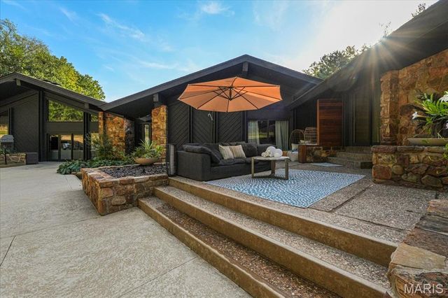 132 Mystic Meadows Lane, Creve Coeur, MO 63141