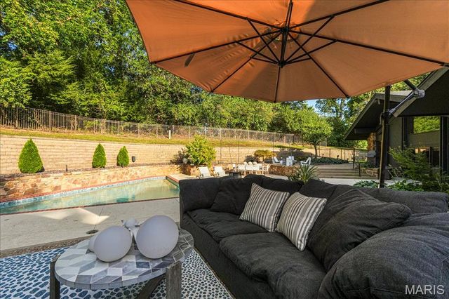 132 Mystic Meadows Lane, Creve Coeur, MO 63141