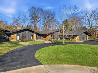132 Mystic Meadows Lane, Creve Coeur, MO 63141