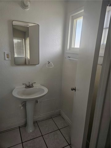 1543 Elizabeth Lake, Palmdale, CA 93551