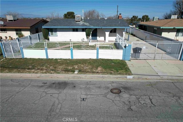 1543 Elizabeth Lake, Palmdale, CA 93551