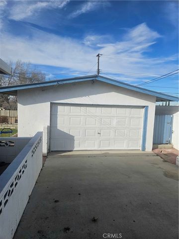 1543 Elizabeth Lake, Palmdale, CA 93551