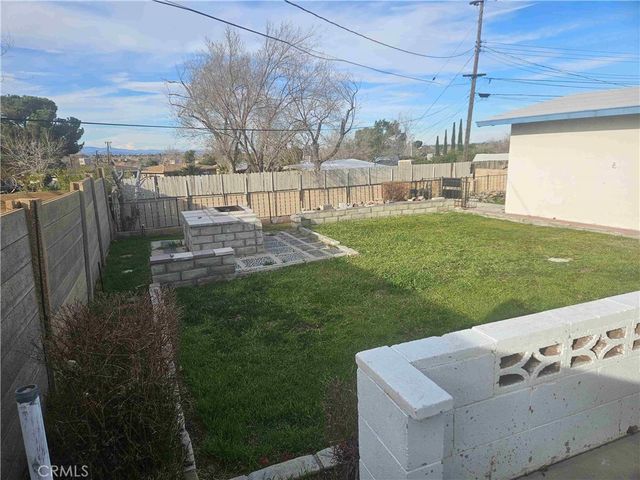 1543 Elizabeth Lake, Palmdale, CA 93551