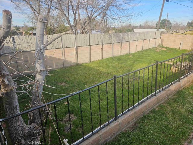 1543 Elizabeth Lake, Palmdale, CA 93551