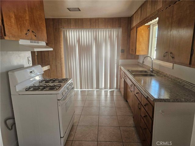 1543 Elizabeth Lake, Palmdale, CA 93551