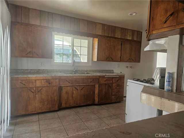 1543 Elizabeth Lake, Palmdale, CA 93551