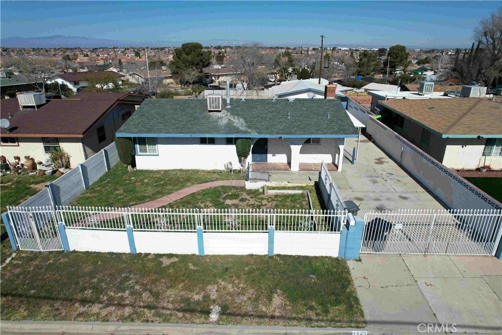 1543 Elizabeth Lake, Palmdale, CA 93551