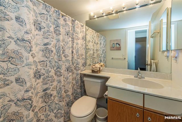 309 Mark Twain Way, Mahwah, NJ 07430