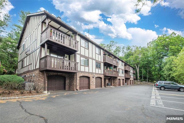 309 Mark Twain Way, Mahwah, NJ 07430