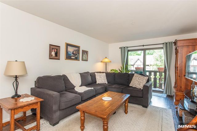 309 Mark Twain Way, Mahwah, NJ 07430