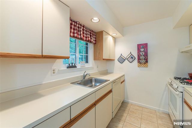 309 Mark Twain Way, Mahwah, NJ 07430