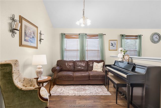 15111 Faircrest Drive, College Station, TX 77845