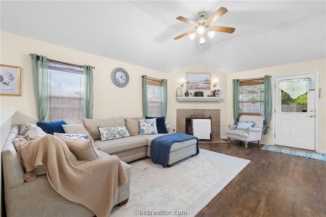 15111 Faircrest Drive, College Station, TX 77845