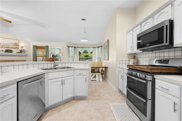 15111 Faircrest Drive, College Station, TX 77845