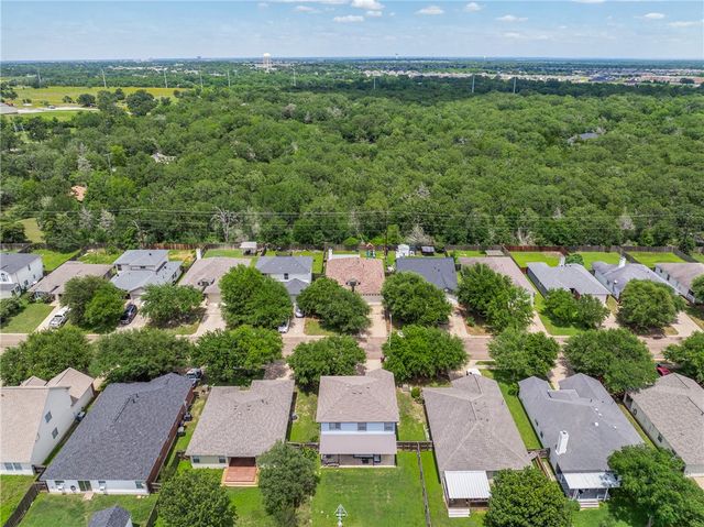 15111 Faircrest Drive, College Station, TX 77845