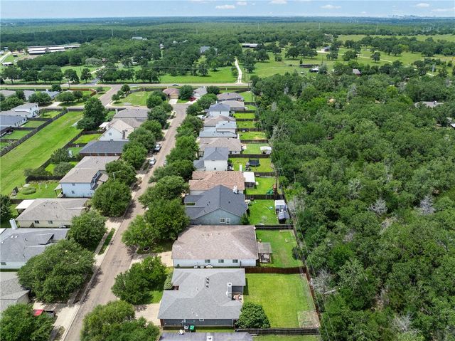15111 Faircrest Drive, College Station, TX 77845