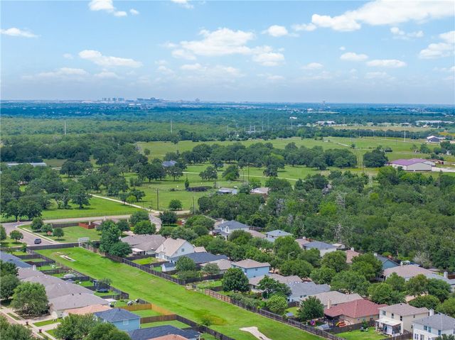 15111 Faircrest Drive, College Station, TX 77845