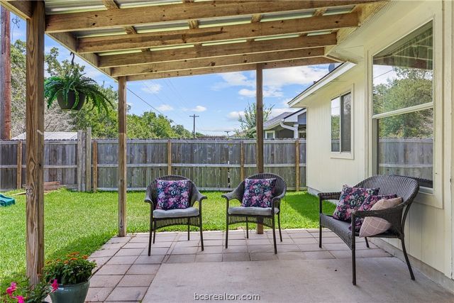 15111 Faircrest Drive, College Station, TX 77845