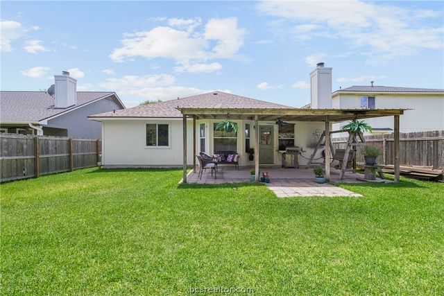 15111 Faircrest Drive, College Station, TX 77845