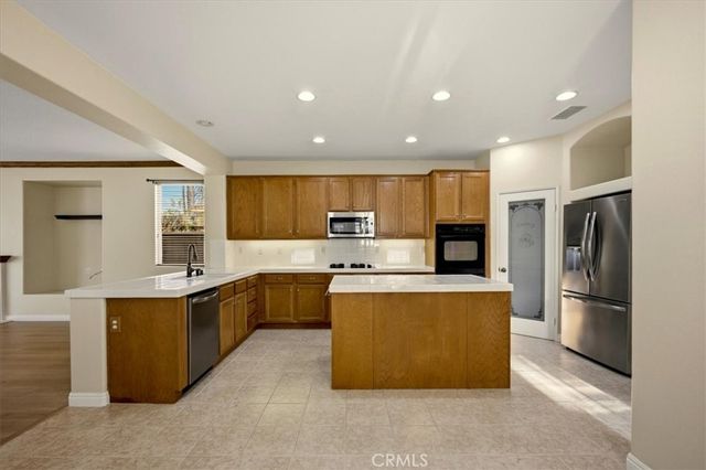 7101 Tawny Owl Court, Eastvale, CA 92880