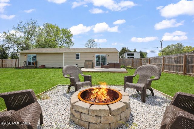 39 Sloop Creek Road, Bayville, NJ 08721