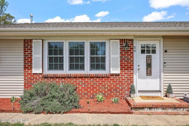 39 Sloop Creek Road, Bayville, NJ 08721