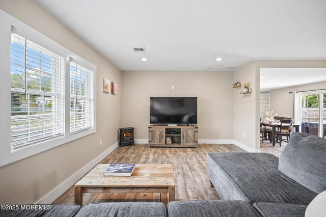 39 Sloop Creek Road, Bayville, NJ 08721