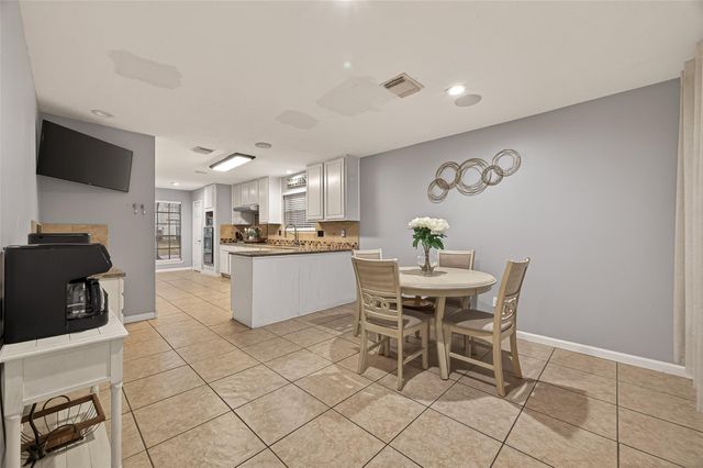 12206 Paddock Way, Houston, TX 77065