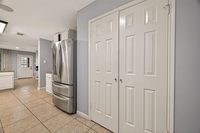 12206 Paddock Way, Houston, TX 77065