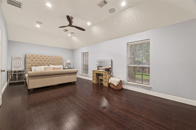 12206 Paddock Way, Houston, TX 77065