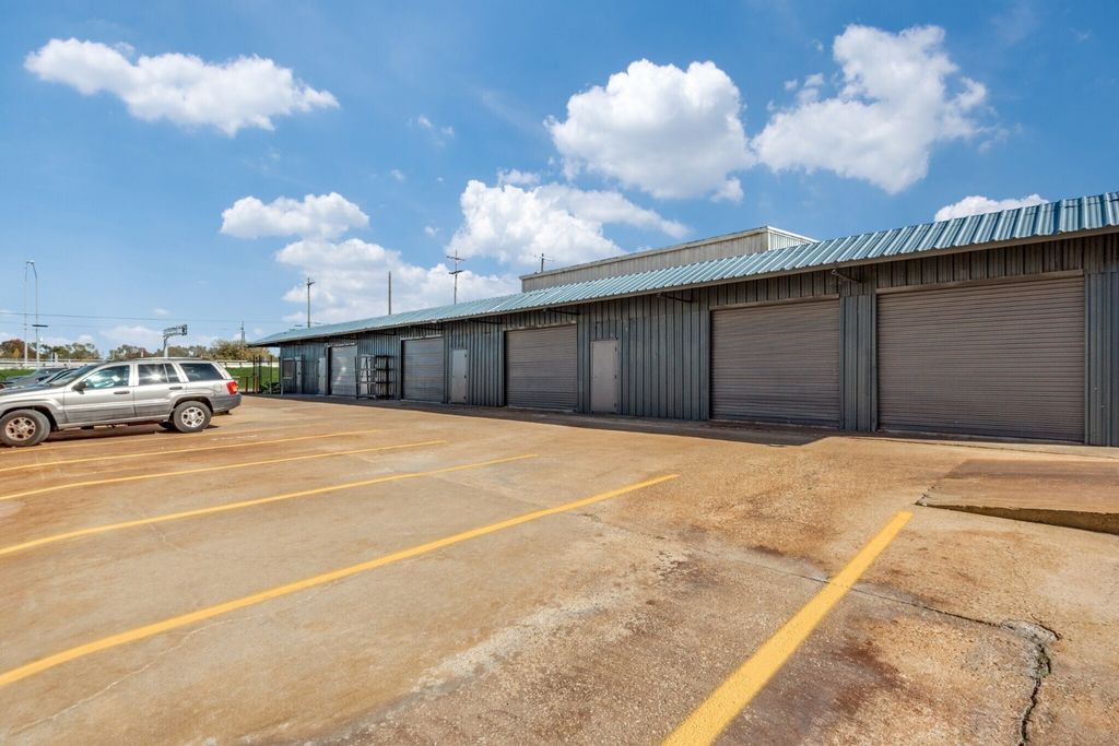 10820 C F Hawn Freeway 140, Dallas, TX 75217